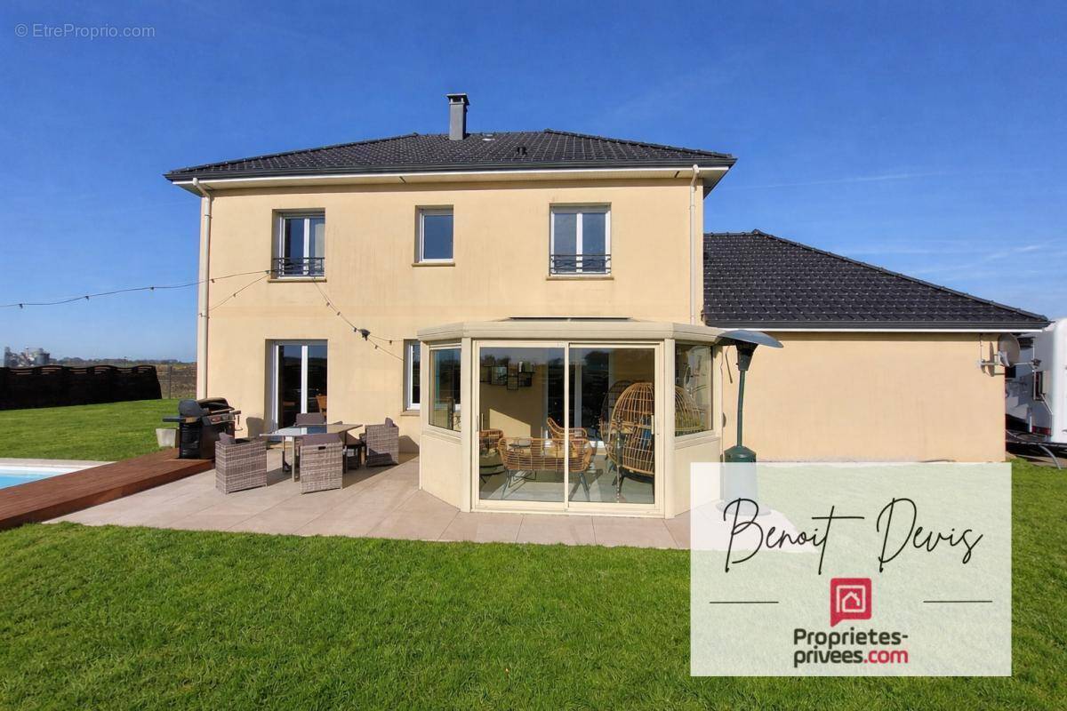 Maison à ALLOUVILLE-BELLEFOSSE