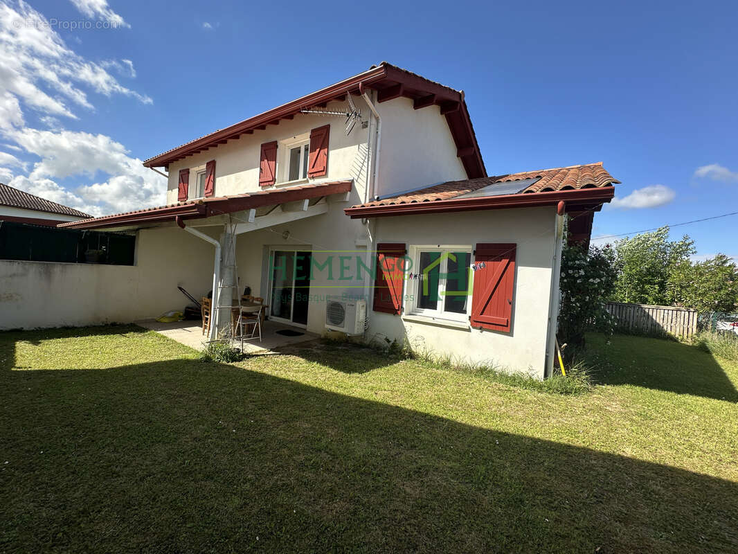 Maison à ARRAUTE-CHARRITTE
