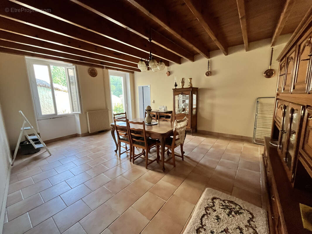 Maison à LOUZAC-SAINT-ANDRE