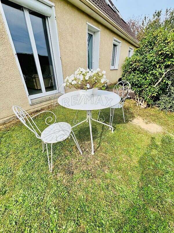 Maison à FRANQUEVILLE-SAINT-PIERRE