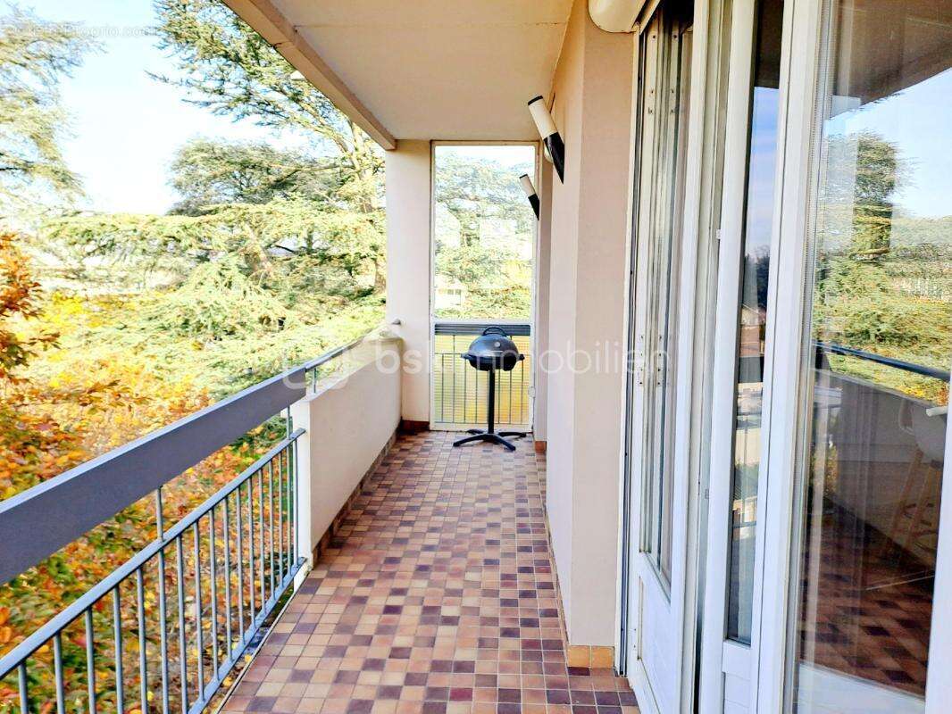 Appartement à DECINES-CHARPIEU