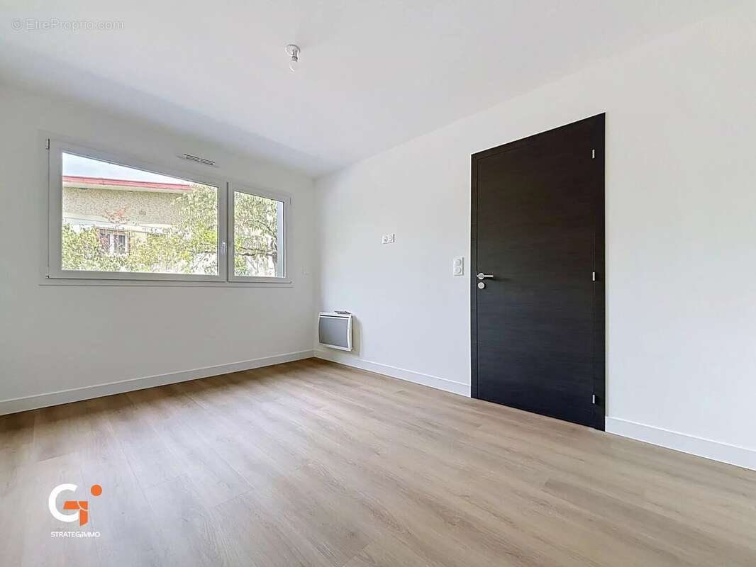 Maison contemporaine 5 chambres à Saint-Étienne-du-Rouvray - photo 15
