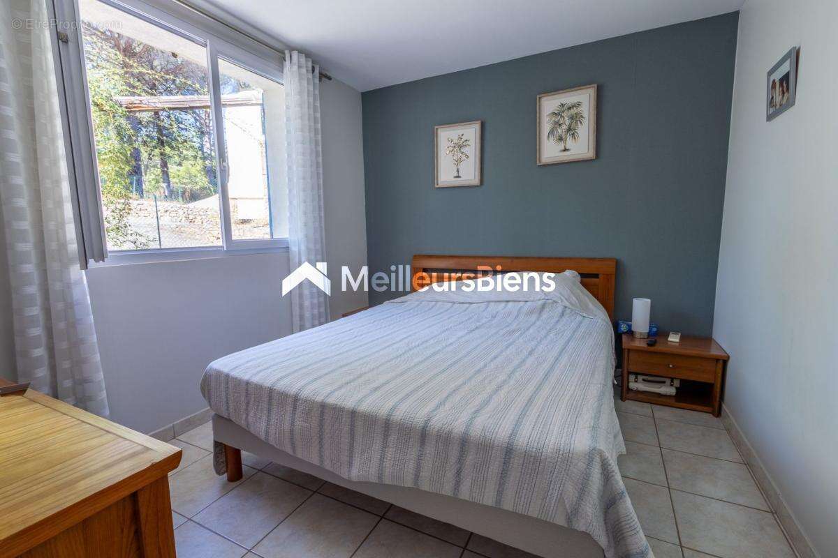 Maison à ROQUEBRUNE-SUR-ARGENS