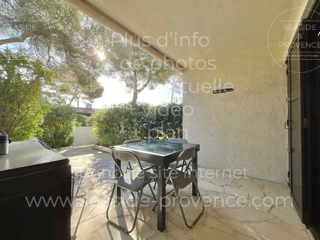 Appartement à ROQUEBRUNE-SUR-ARGENS