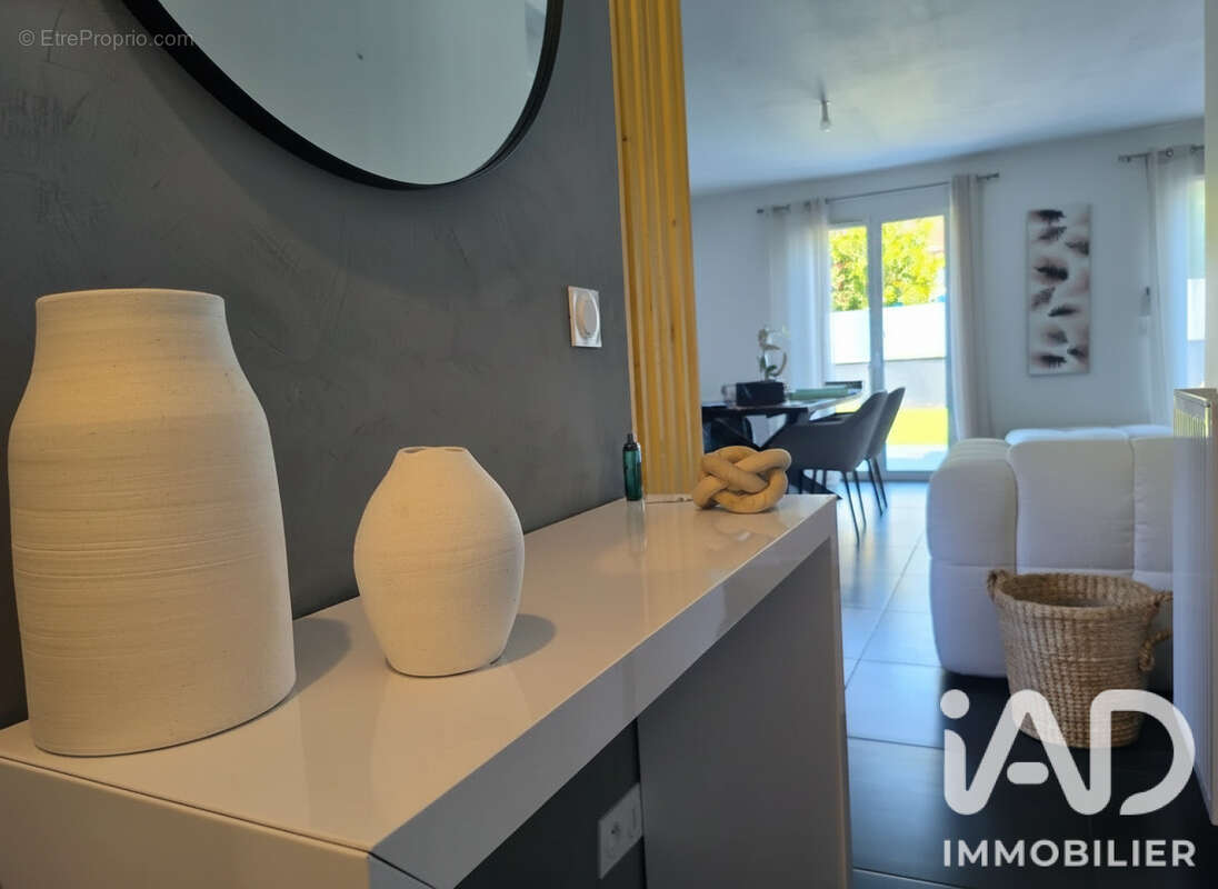 Maison 101 m² à Vif  - photo 2