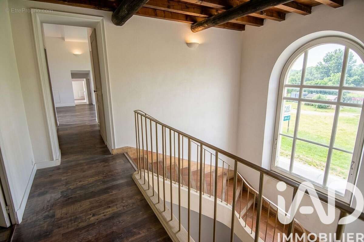 Maison 850 m² à Fontaine-De-Vaucluse  - photo 8