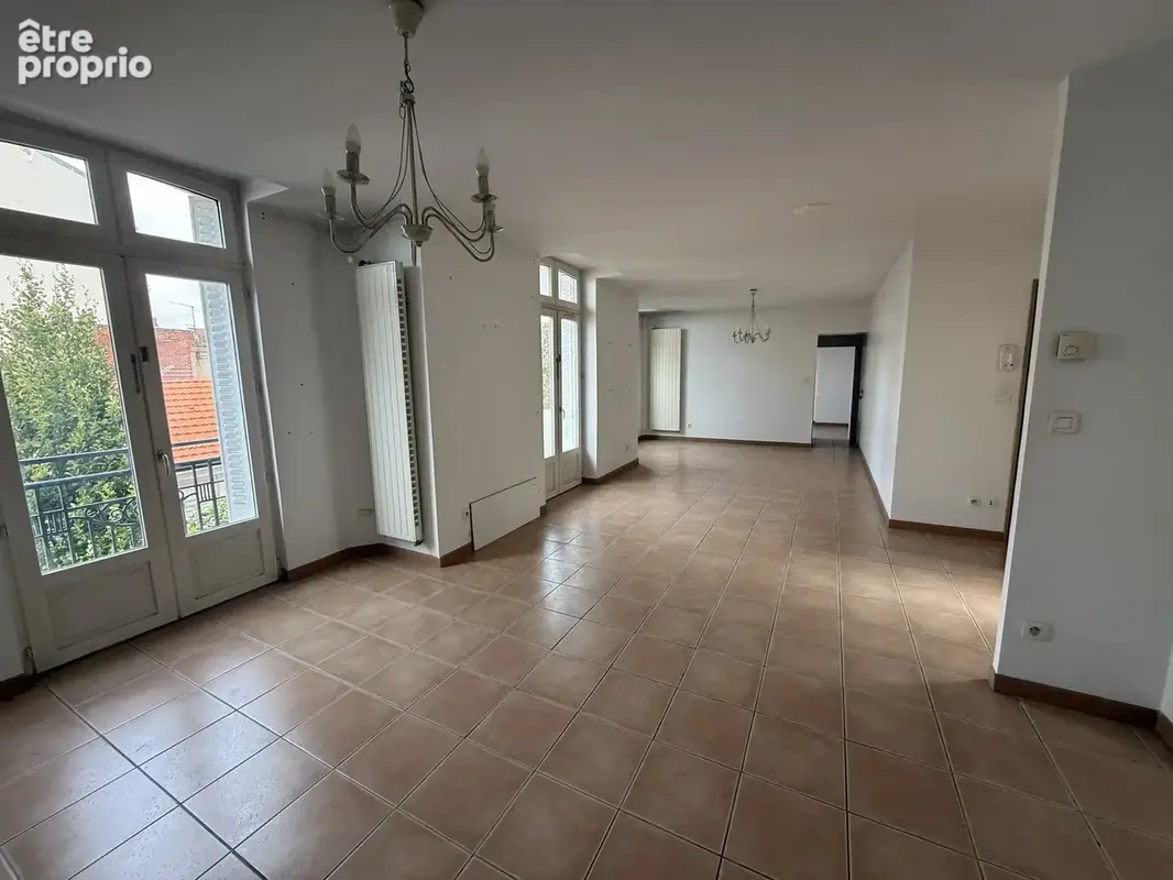 Avenue thermale   bel appartement t5 de 117 m2 avec ascenseur et balcons - photo 1