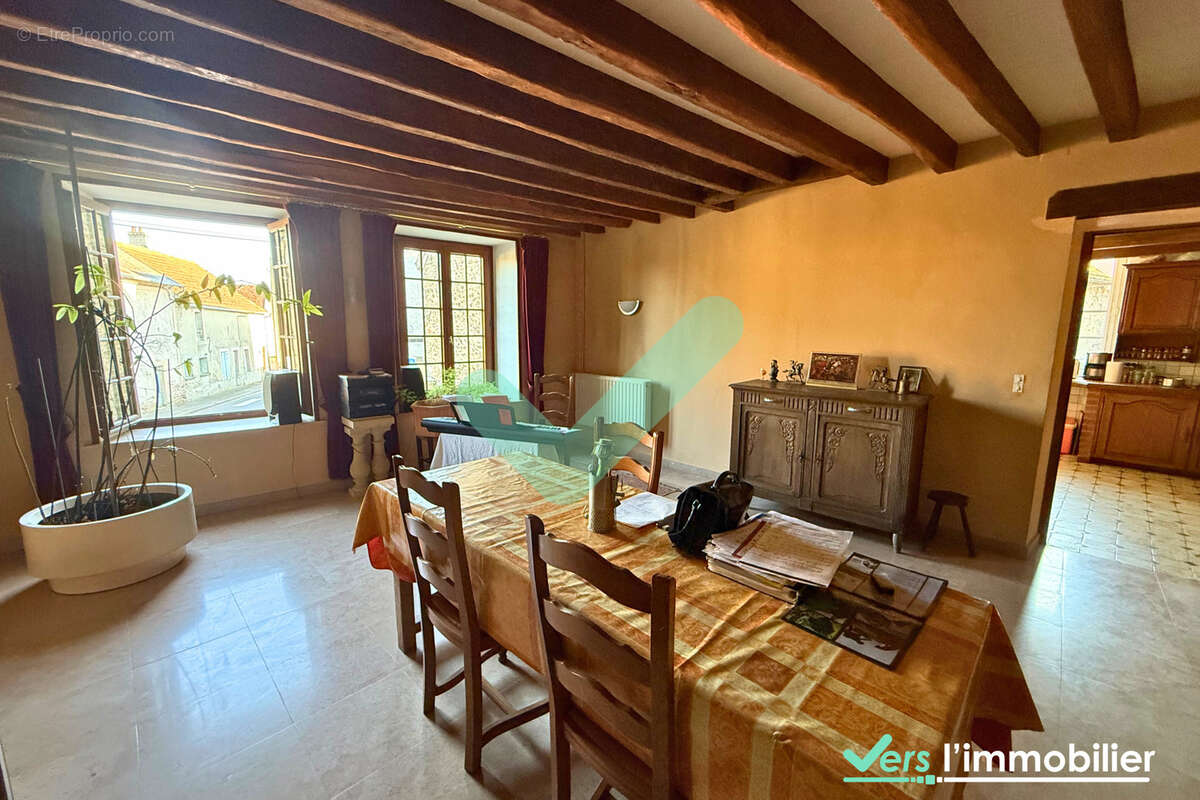 Maison de 172 m2 située à Sainte-Gemme avec 3 chambres, dépendance et jardin - photo 7