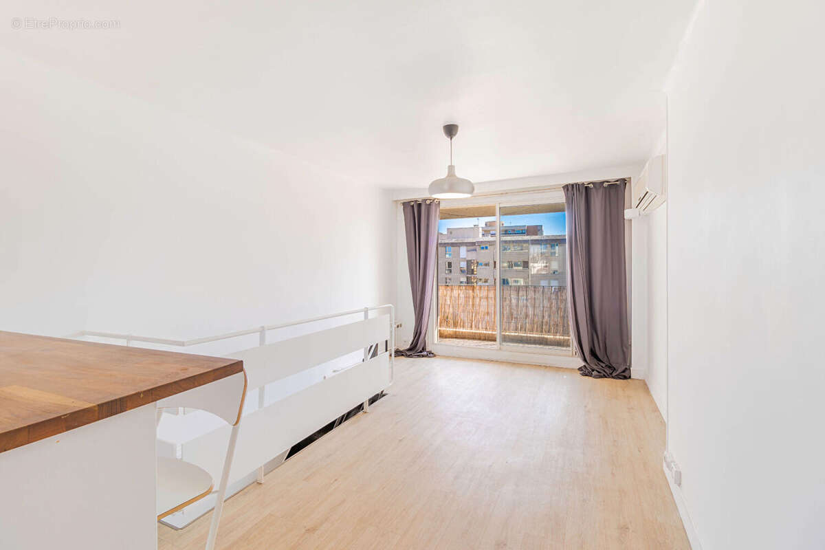 Appartement à MARSEILLE-6E