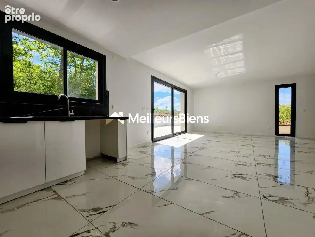 Maison contemporaine 148 m² au sol (env. 130 m² habitables)  DPE A  Jamais habitée  3 chambres  Terrasse 55 m²  Garage - photo 4