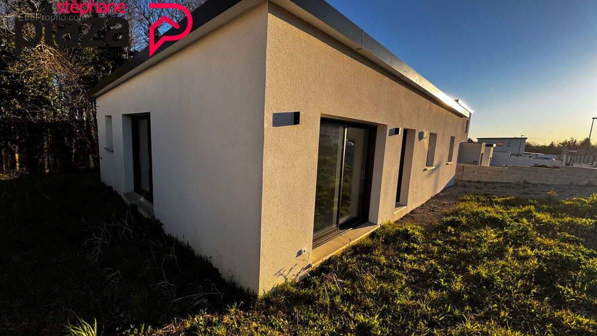 Maison à PLONEIS