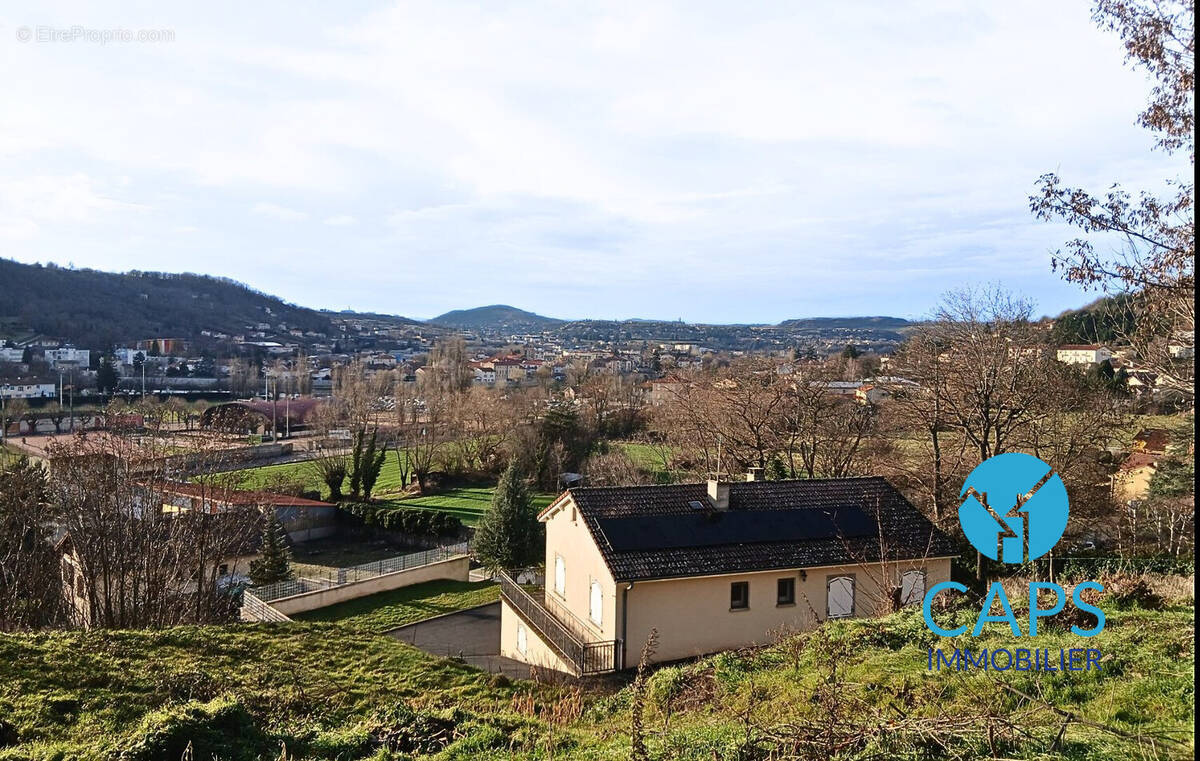 Terrain à BRIVES-CHARENSAC