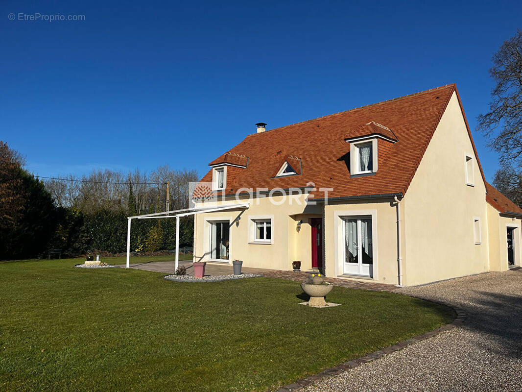 Maison à MEZIDON-CANON