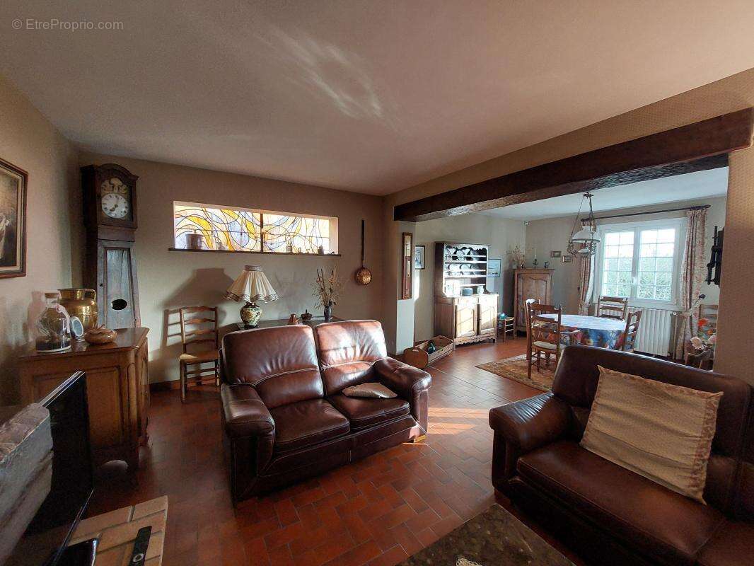 Maison à LES BAUX-SAINTE-CROIX