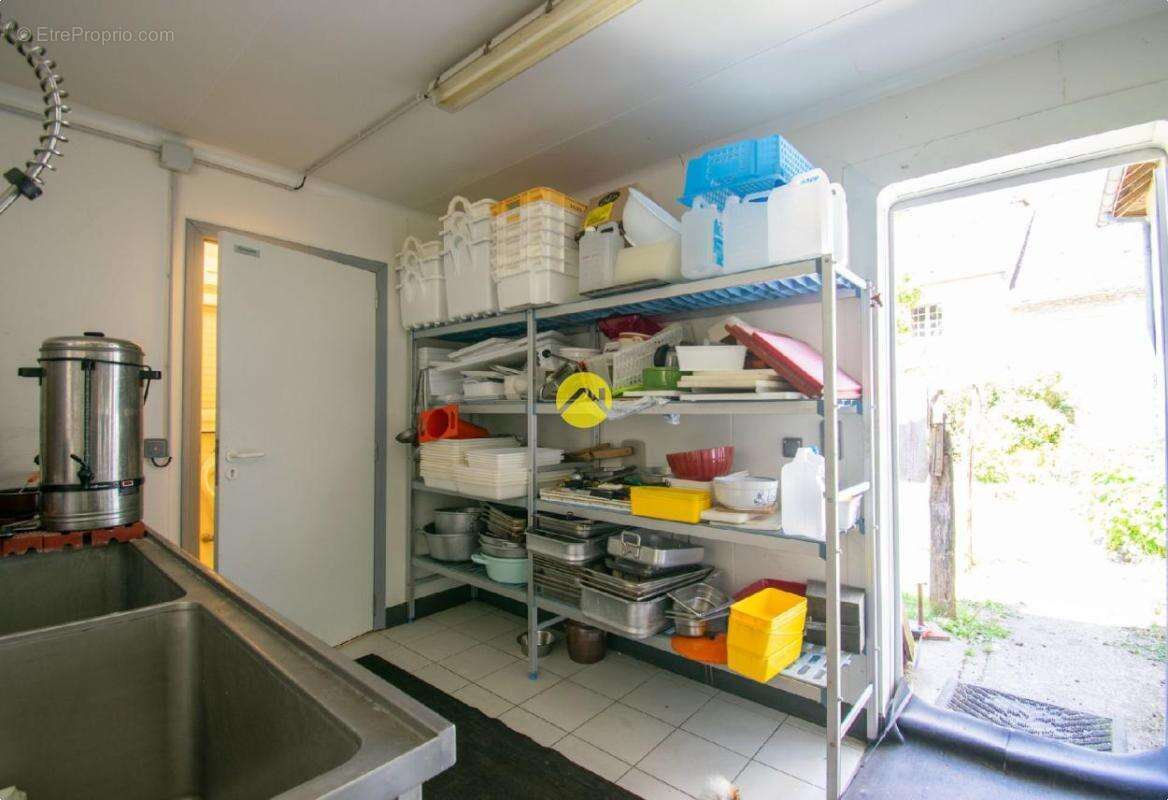 Magasin au centre de St-Cyprien - photo 10