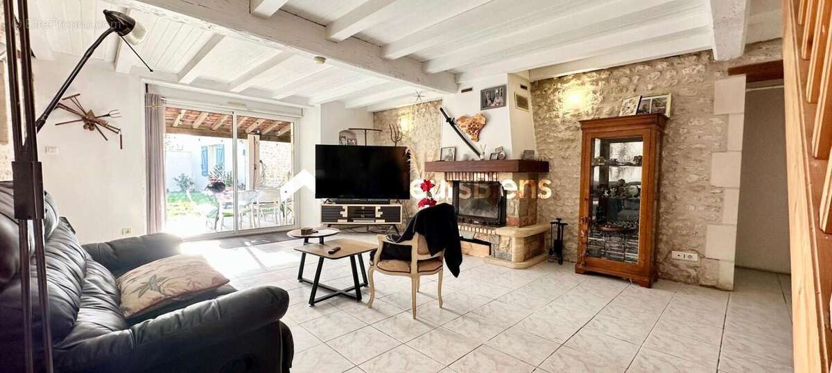 Maison à SAINT-ROMAIN-DE-BENET