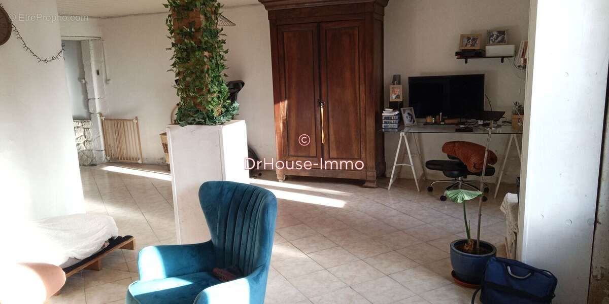 Maison à COUTHURES-SUR-GARONNE