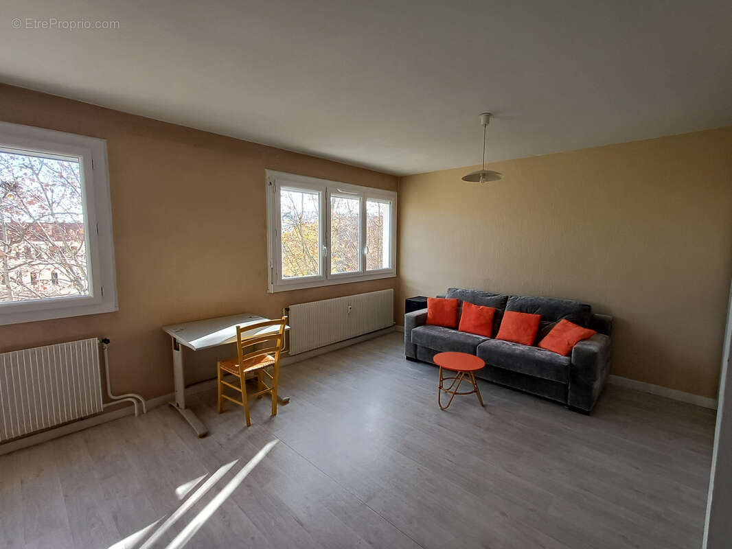 Appartement à SAINT-ETIENNE