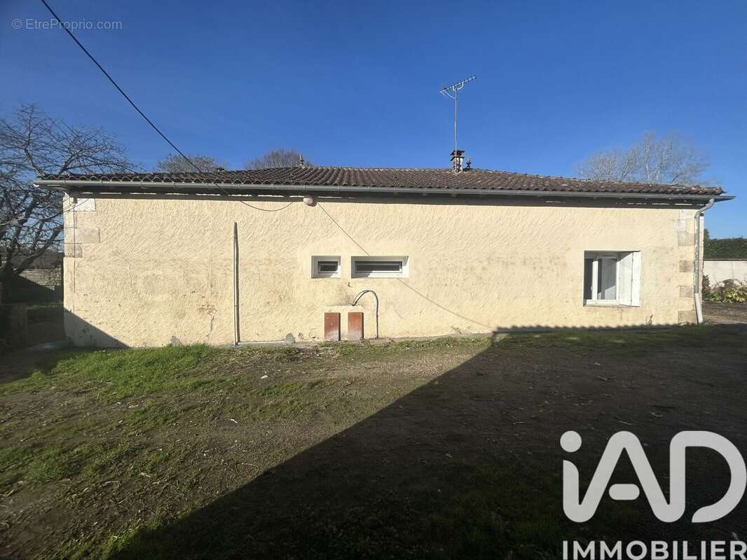 Photo 7 - Maison à MONTMOREAU-SAINT-CYBARD