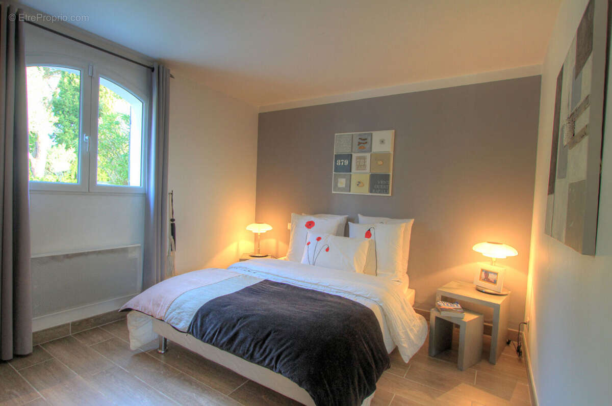 Maison à LES ISSAMBRES