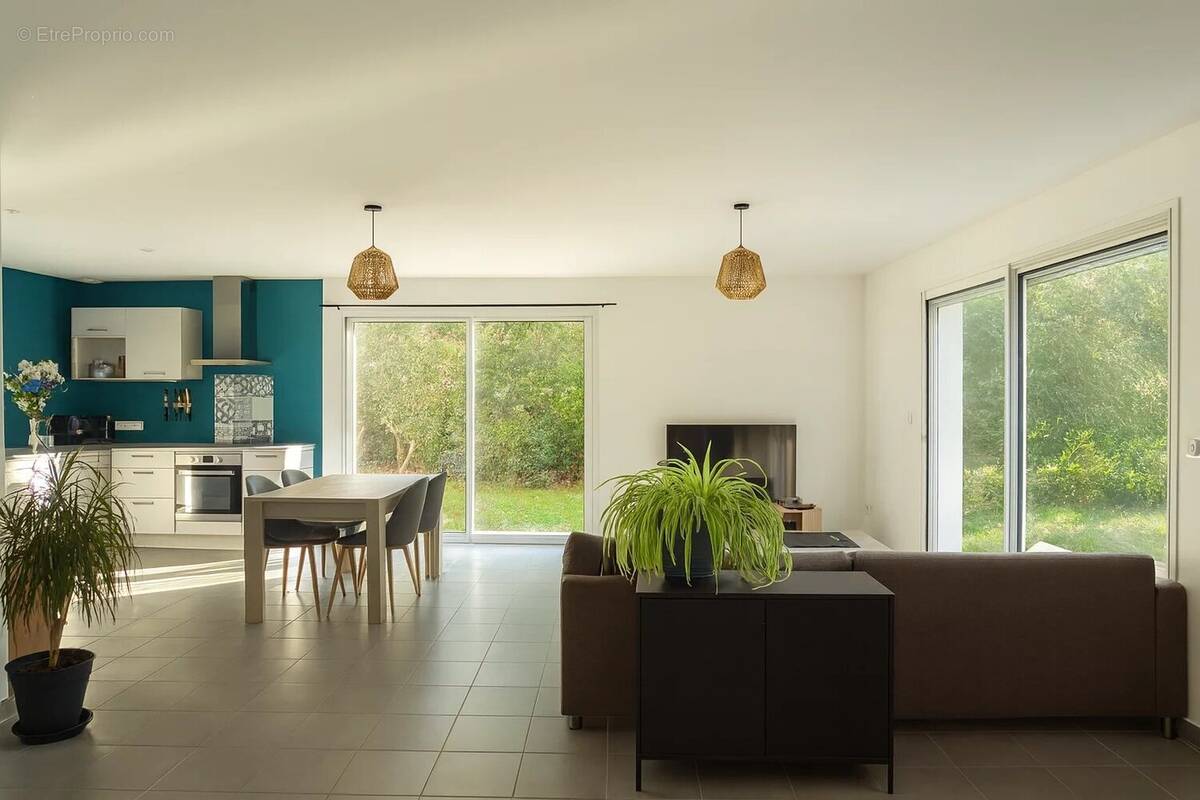 Maison à SALLEBOEUF