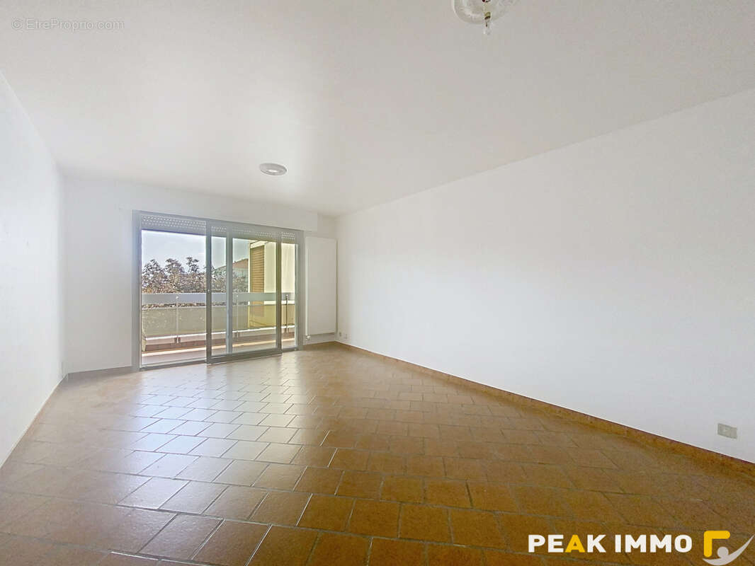 ANNEMASSE   Appartement T3 de 76,15 m2 avec balcon, cave - photo 2