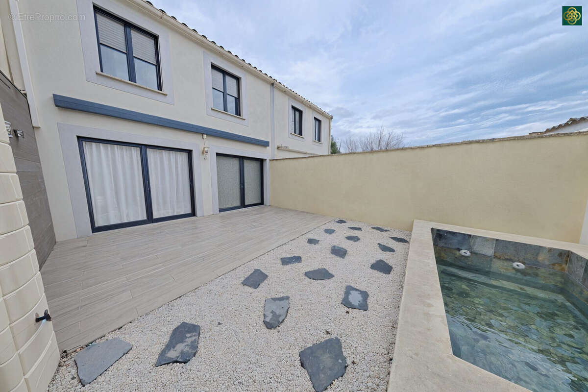 Maison à BAGNOLS-SUR-CEZE