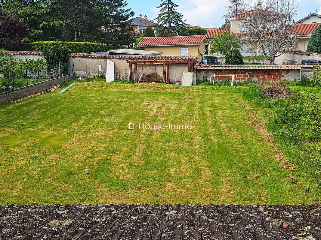 Terrain à MONTBRISON