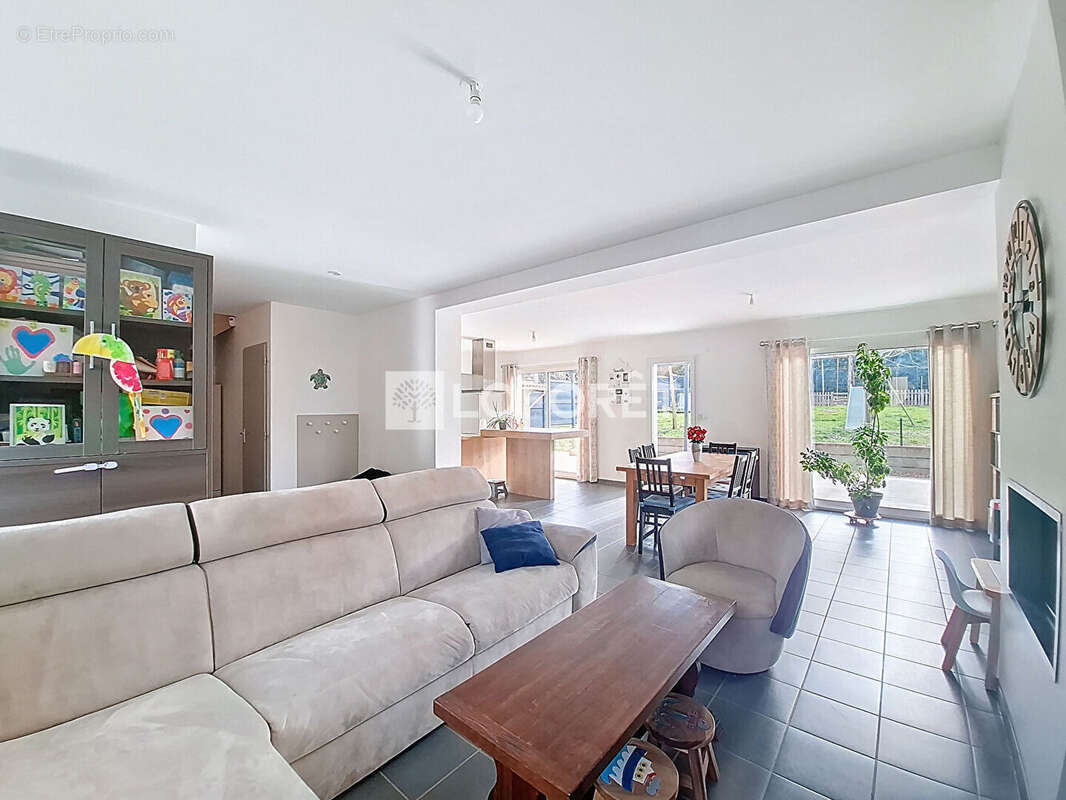 Maison à BELLEVILLE