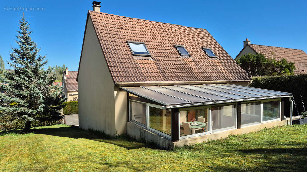 Maison à HOUDAN