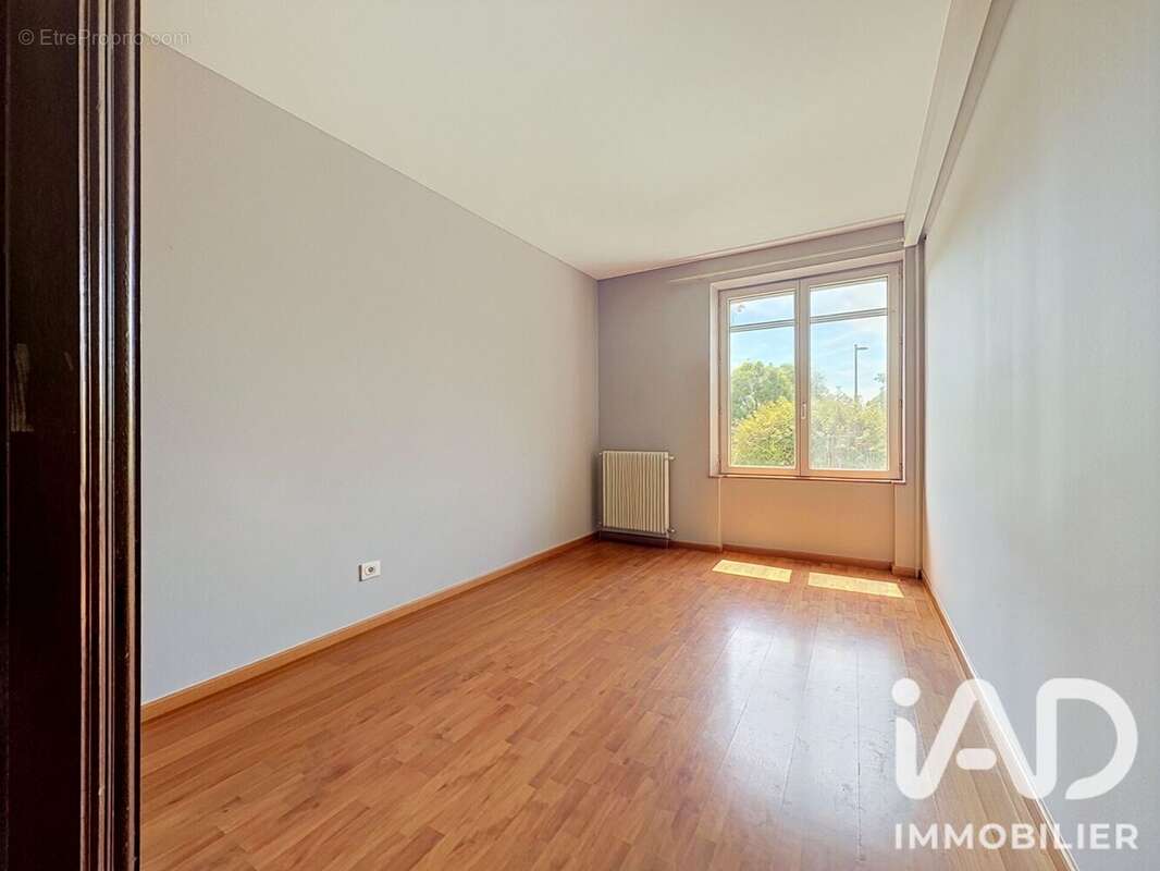 Maison 180 m² à Charron  - photo 4