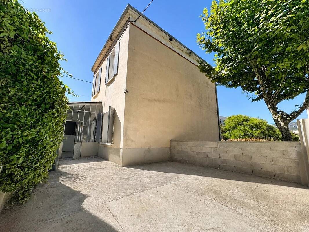 Maison à AUBAGNE