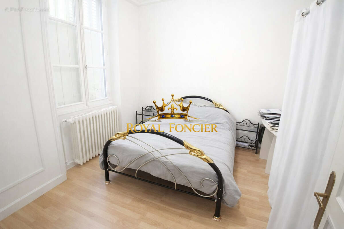 Maison 260 m² à Descartes  - photo 8
