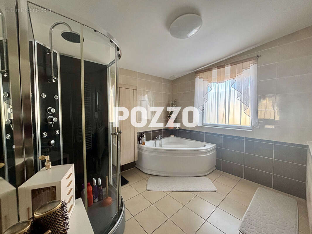 Maison à BENOUVILLE