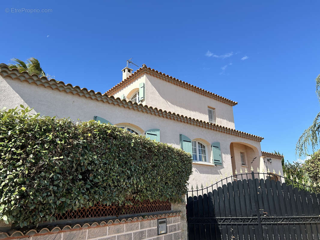 VILLA 170 M2 sur une parcelle de 1000 m2 - VENDUE LOUEE - photo 3