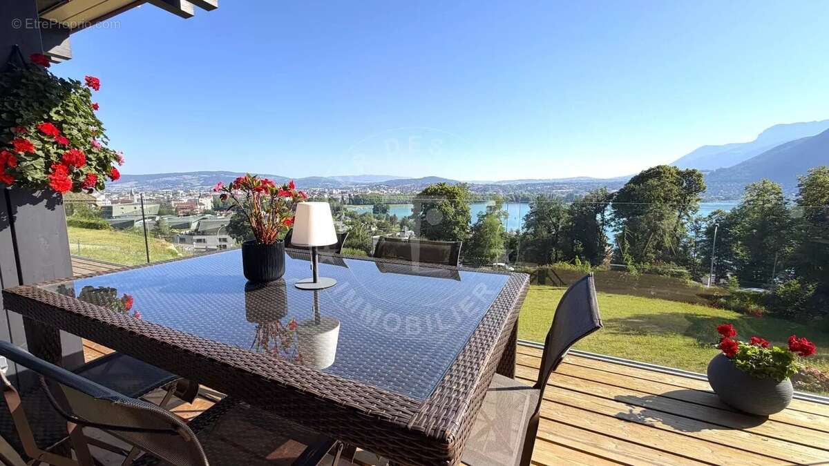 Annecy, superbe villa contemporaine dominant le lac d'Annecy - Terrain détachable - photo 9
