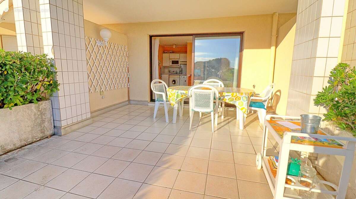 Terrasse en partie couverte - Appartement à ANTIBES
