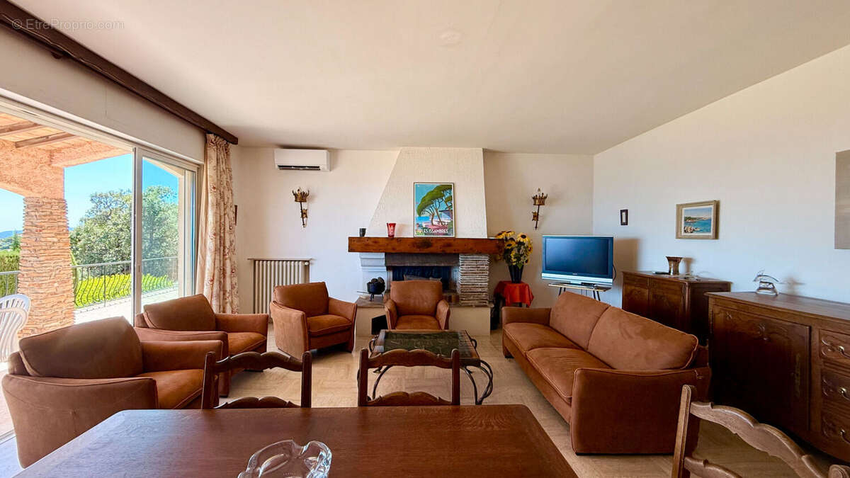 Maison à LES ISSAMBRES