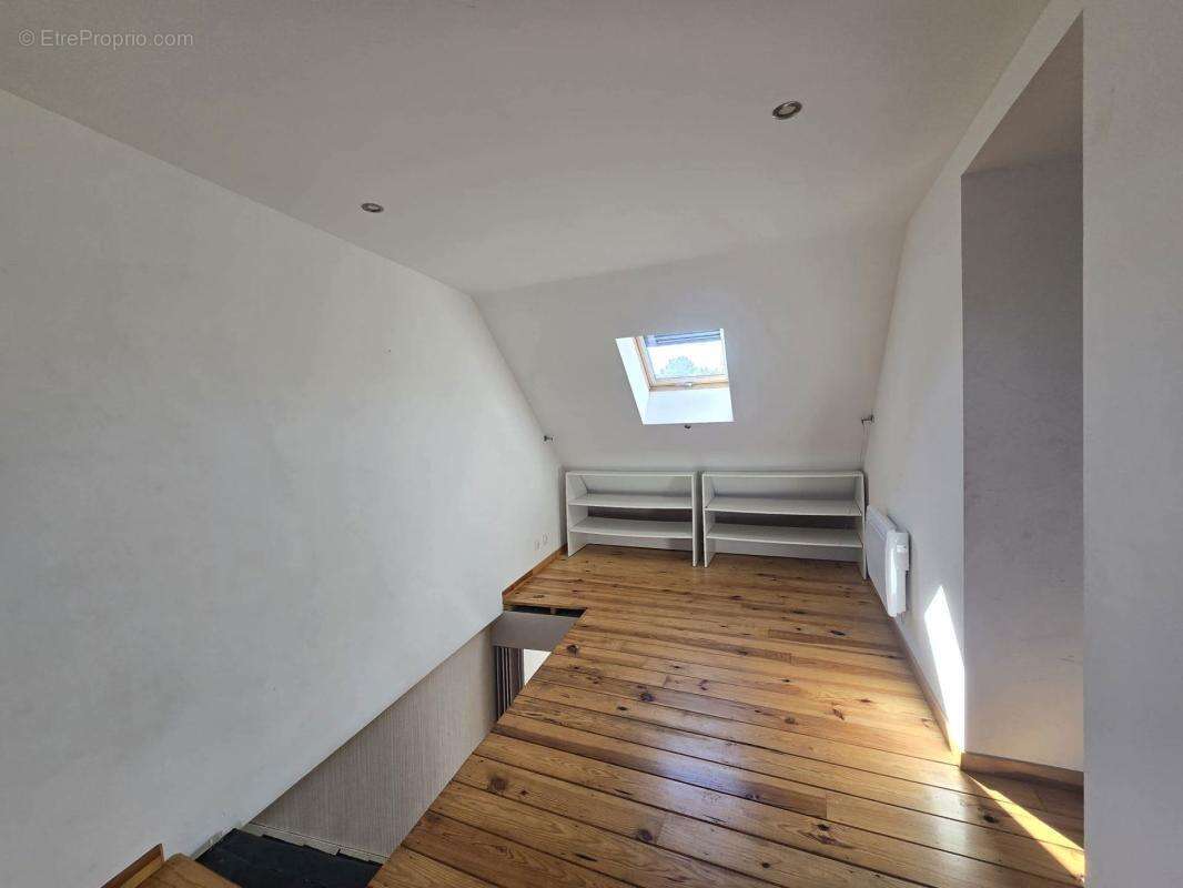Maison semi individuelle 5 chambres, bureau et jardin - photo 13