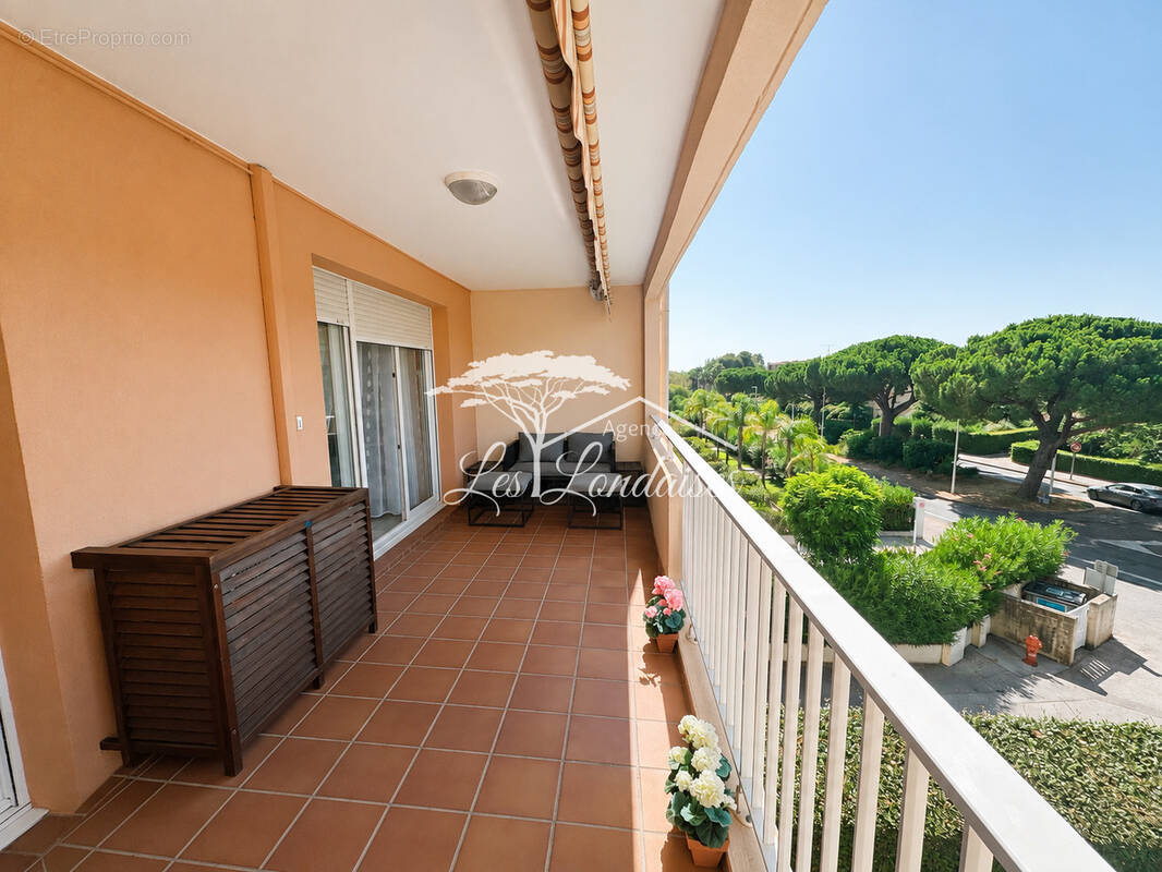 Appartement à BORMES-LES-MIMOSAS