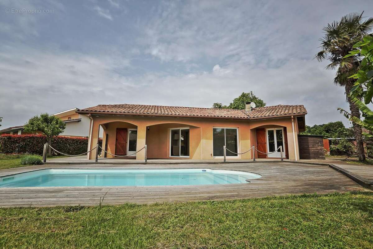 Maison à SAUBION