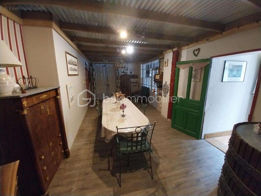 Grande maison avec dépendances + maison à rénover - photo 16