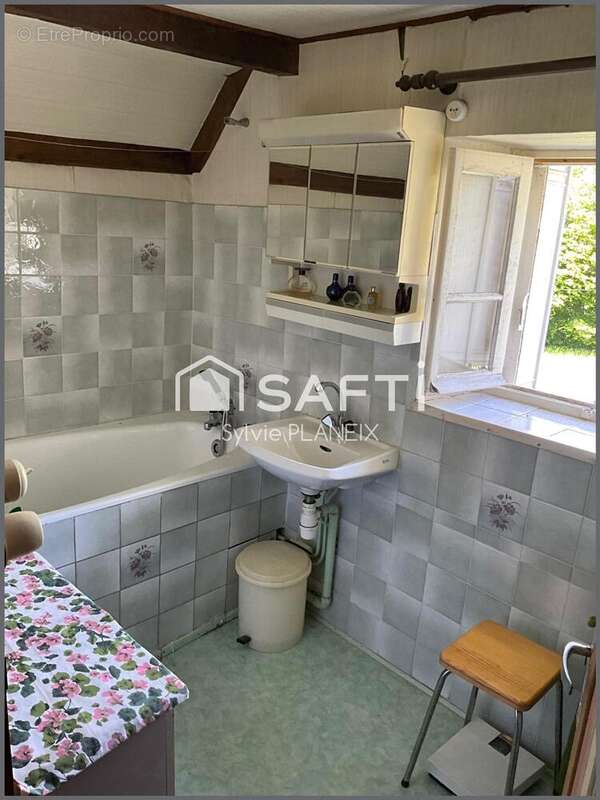 Maison 80 m² à Crocq  - photo 5