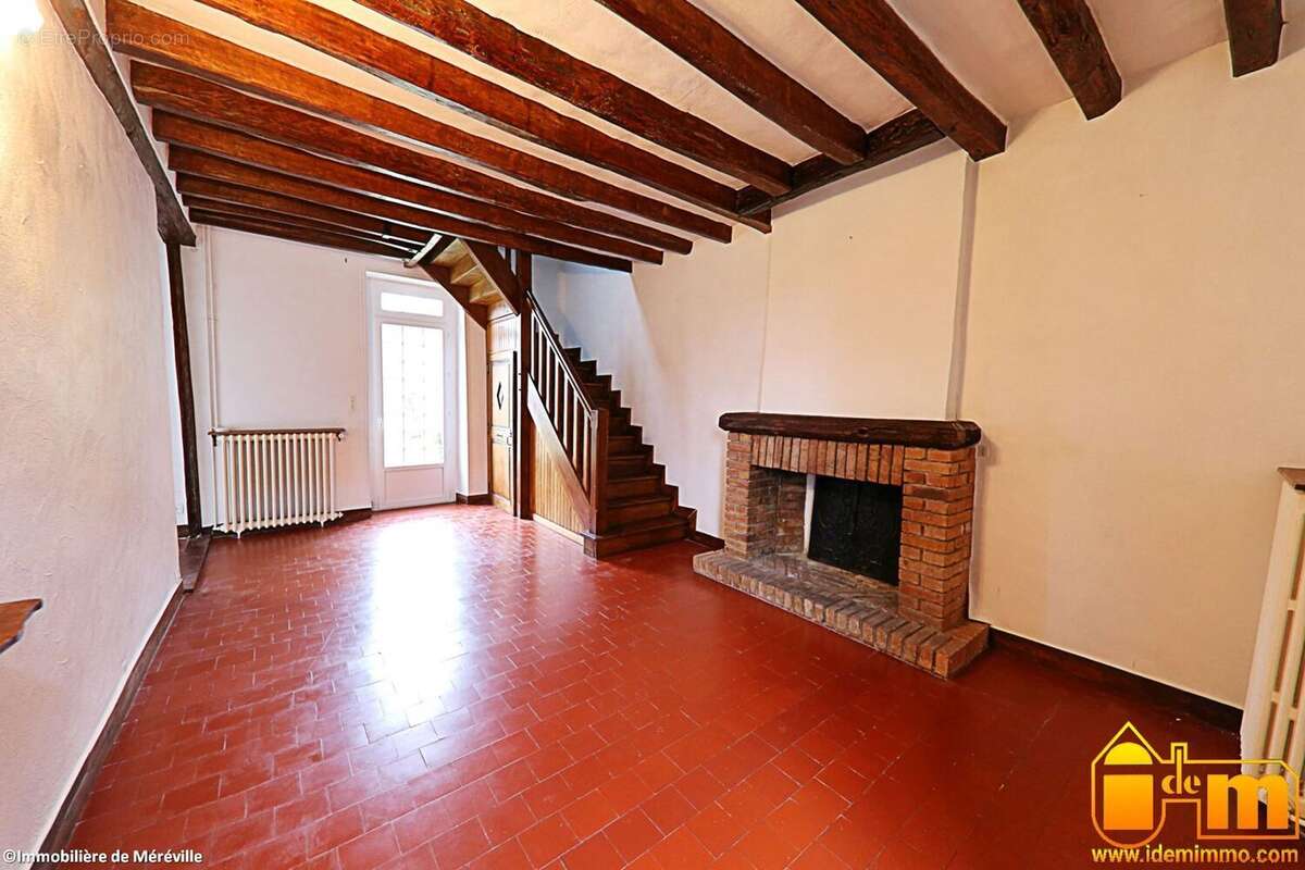 Maison 280 m² à Mereville  - photo 7