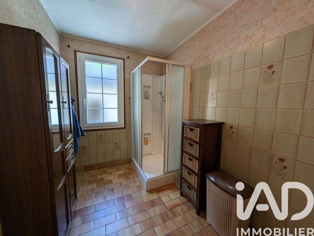 Maison 112 m² à Baugy  - photo 8