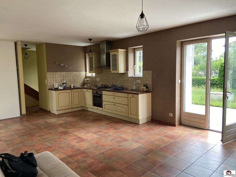 Maison à MABLY