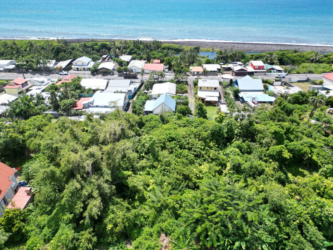 Terrain à SAINT-BENOIT