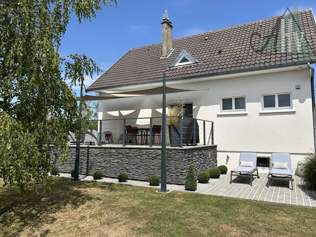 Pavillon rénové dans secteur prisé - photo 17