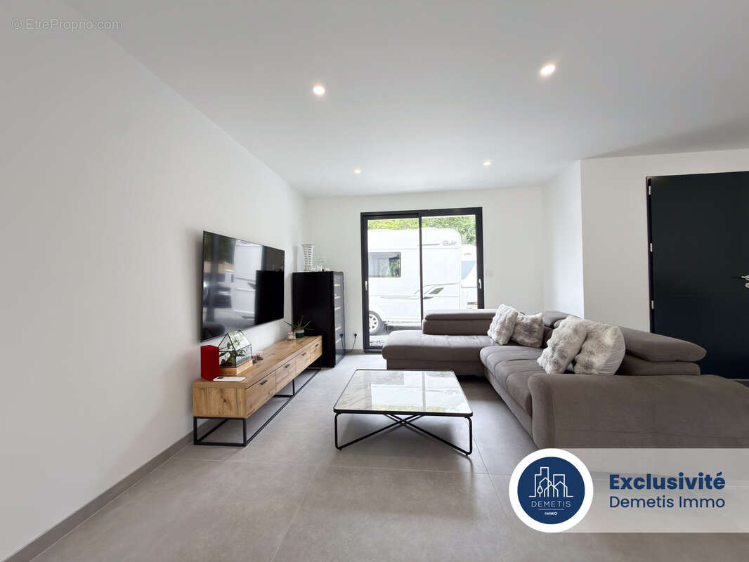 Maison contemporaine de plain pieds sous decennale - photo 3