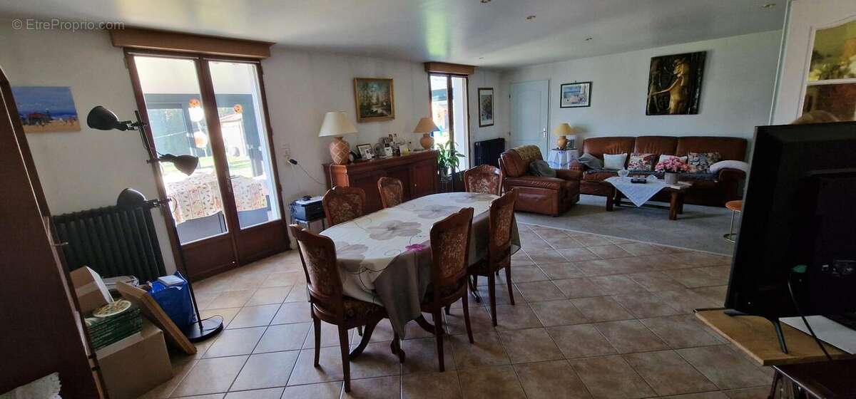 Maison 220 m² à Beaumont-En-Auge  - photo 9